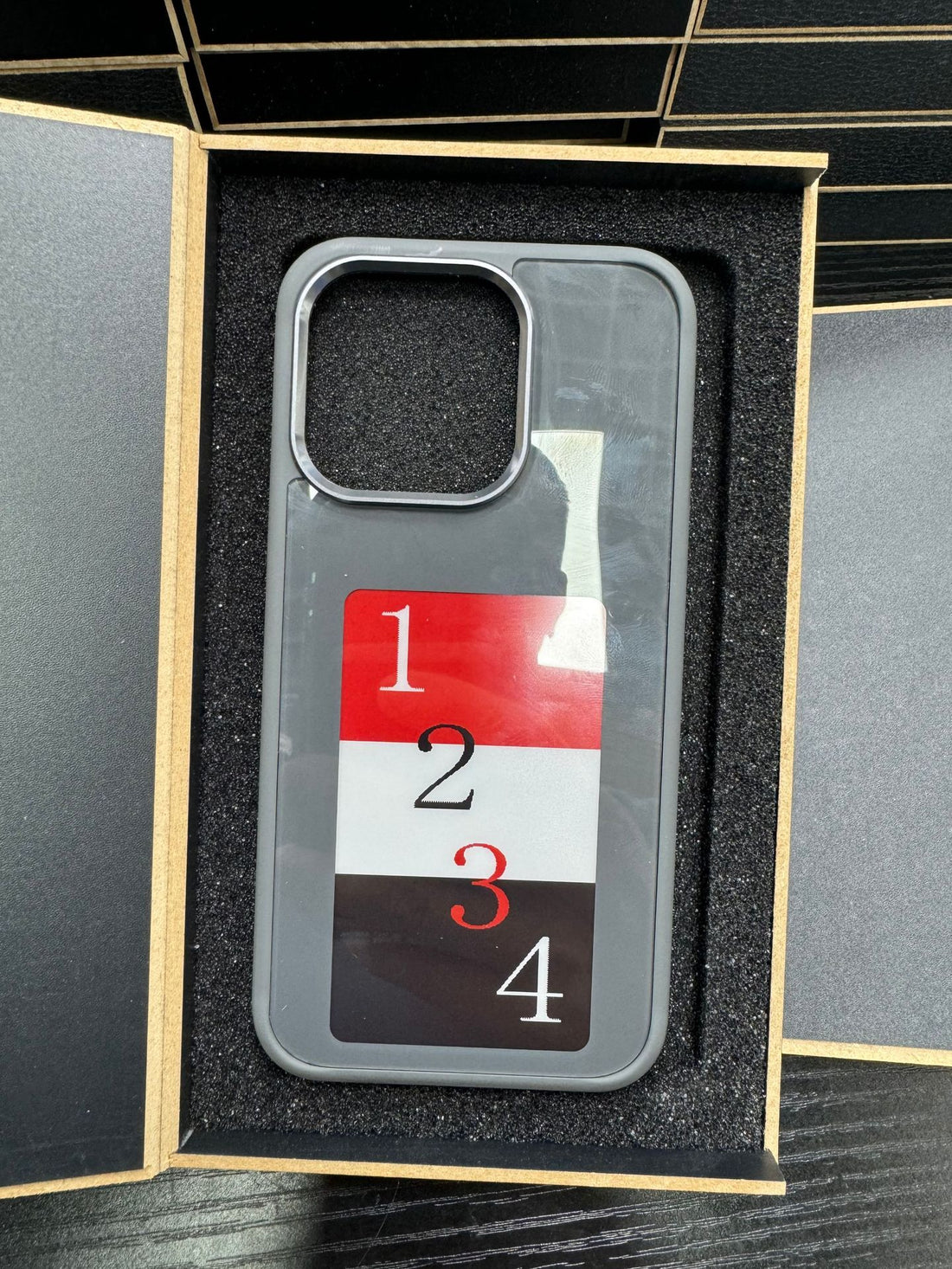 E-Ink NFC Smart Phone Case – Custom Image Display for iPhone - Lofty Enterprises